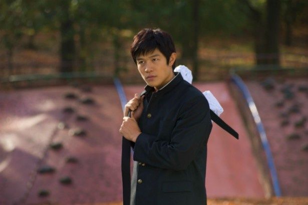 鈴木亮平が演じるのは正義感にあふれた色丞狂介