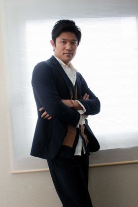 同作で単独での映画初主演となった鈴木亮平に作品への思いを直撃！