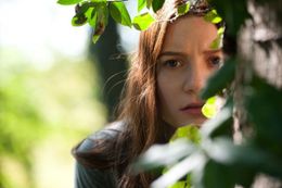 『アリス・イン・ワンダーランド』とは随分と印象が変わったミア・ワシコウスカ