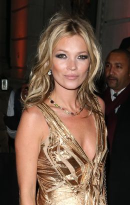 熱いキスを披露！