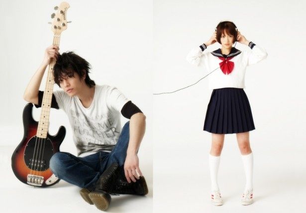 【写真を見る】主人公・小笠原秋を演じる佐藤健、ヒロイン・小枝理子を演じる大原櫻子