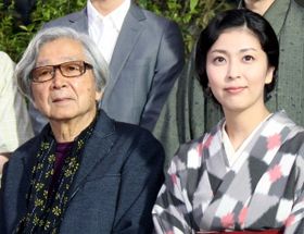 『小さいおうち』の製作会見に登壇した山田洋次監督と松たか子