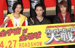 宇宙刑事、仮面ライダーら新旧ヒーローが集結！