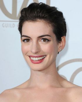 アン・ハサウェイのベリーショートが第1位に！