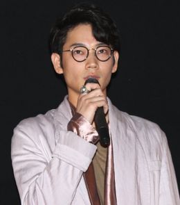 ミステリアスな魅力で引っ張りだこ！綾野剛は変態!?