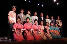 大勢の出演者で賑わった舞台挨拶