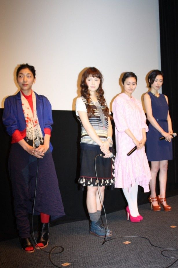 【写真を見る】宮崎あおいや忽那汐里たちの全身ショットはこちら