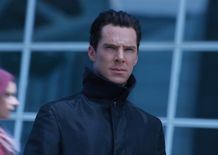 悪役ジョン・ハリソンを演じるベネディクト・カンバーバッチ