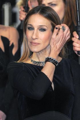 手の甲に血管が浮き出すぎてゾンビのようと書かれたことも