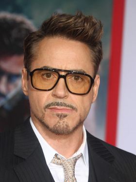 最もセクシーなスーパーヒーローに選ばれたアイアンマンを演じるロバート・ダウニー・Jr.