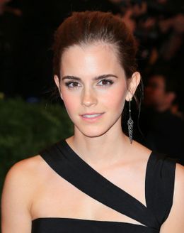 エマもすっかり大人の女性に