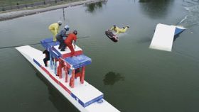 見た目はおバカだけど、やってる本人はもちろん大真面目なのだ