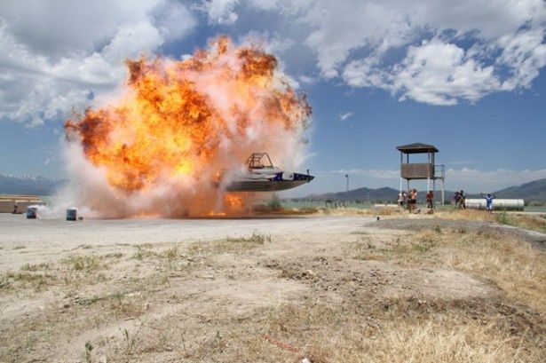 爆破シーンにも挑戦