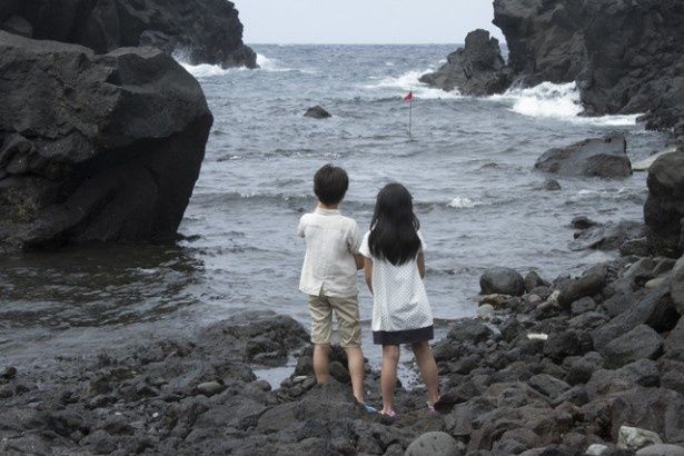 佐藤健と綾瀬はるかは、幼なじみの恋人たちという設定