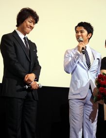 上川隆也、武田真治の暴走コメントにタジタジ