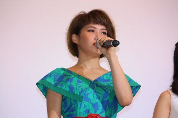 主題歌「手紙」を歌った泉沙世子