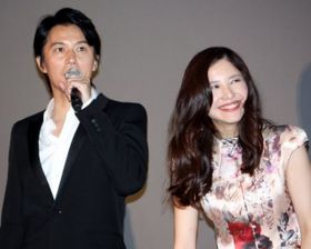 福山雅治と吉高由里子が絶妙な掛け合いを見せた
