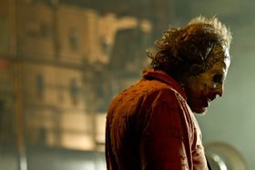 轟音とともにやって来るレザーフェイスも3Dで観客に迫る！