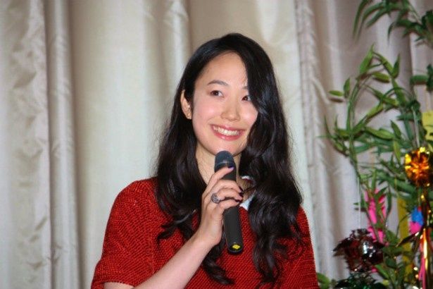 新人アシスタント・響子役の黒木華
