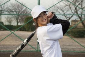 「あまちゃん」出演で注目度急上昇中！野球のユニフォーム姿も清々しい足立梨花