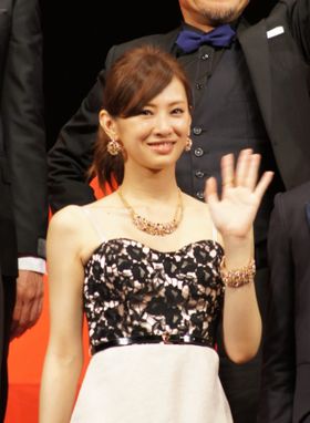 完成披露記者会見に登場した北川景子