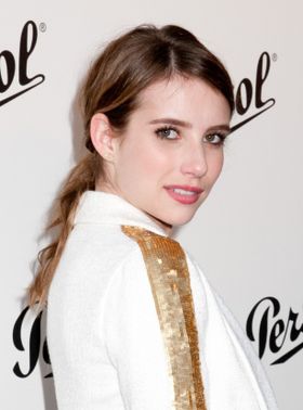 DVの疑いで逮捕されたエマ・ロバーツ