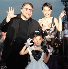 ハリウッド映画を携え、芦田愛菜ちゃんがレッドカーペットを闊歩！