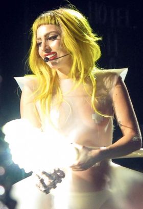 いじめ撲滅派のレディー・ガガがまさかのいじめ!?