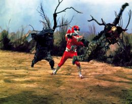 改造手術を受けた科学研究所隊員レイ・マがインフラマンに変身！