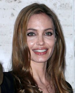 フォーブス誌選出「昨年最も稼いだ女優」1位にアンジェリーナ・ジョリー返り咲き！