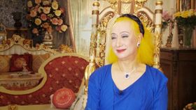 後光が差してる!?美輪さんの微笑みにパワーをもらえそう！