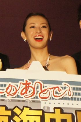 「たくさんのお客さまに集まっていただけて、胸がいっぱい」と感無量の北川景子