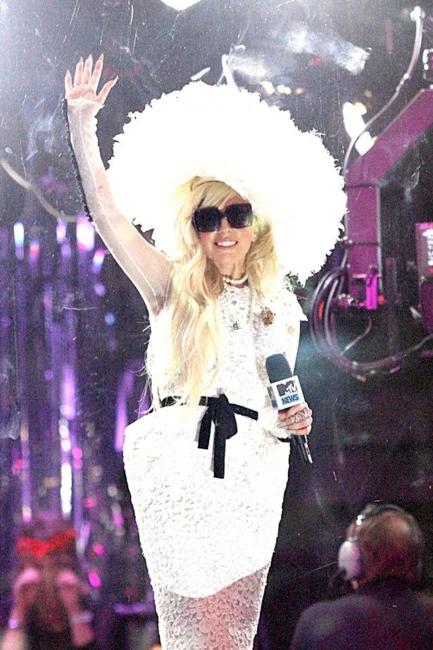11月発売のニューアルバム「ARTPOP」では生まれ変わった姿をアピール！