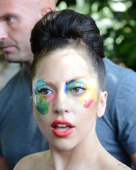 レディー・ガガがツイッターで大喧嘩