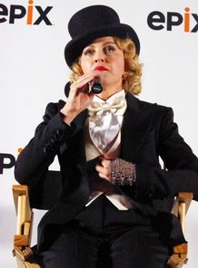 運動、食事療法、美容外科手術で若さを保っていたマドンナ。手だけはごまかせなかった？