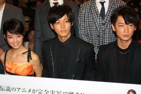 『ガッチャマン』の舞台挨拶に出席した松坂桃李、綾野剛、剛力彩芽