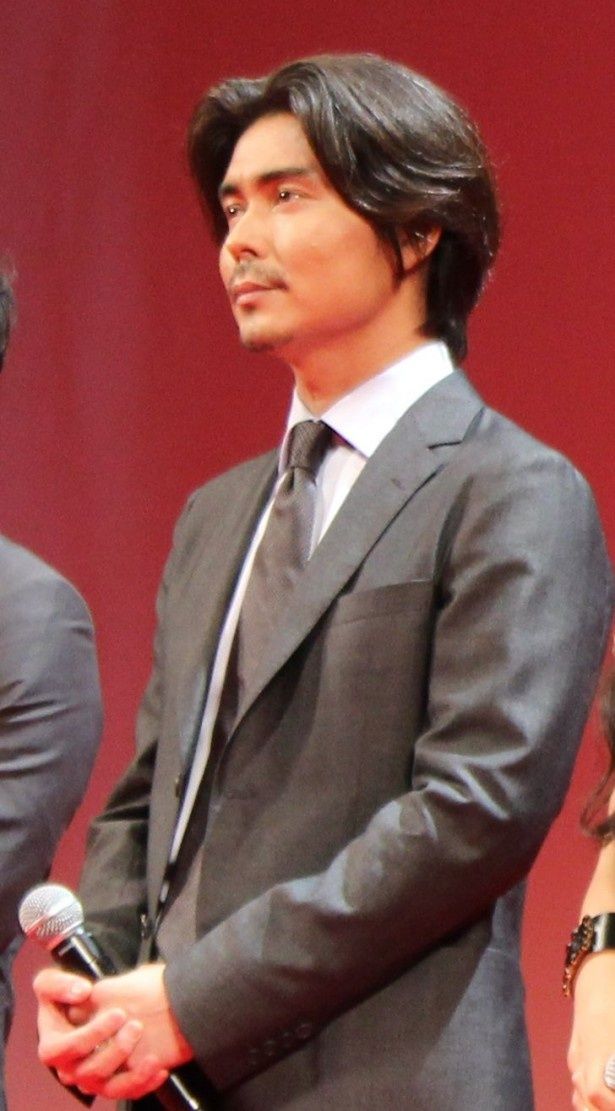 堀田佐之助役の小澤征悦