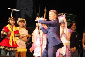 堺正章がももクロのラブコールに応え、孫悟空のニョイボウを回した