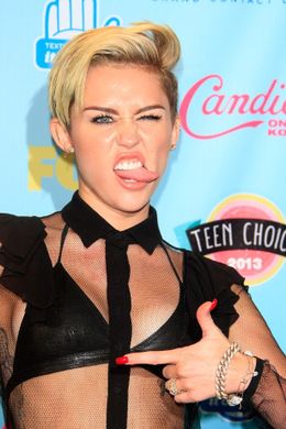 リアム・ヘムズワースと婚約を解消したばかりのマイリー・サイラス