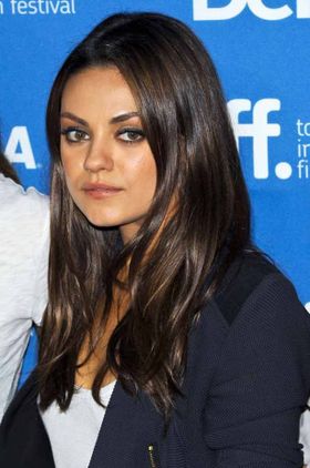 現在交際中のアシュトン・カッチャーがファーストキスの相手だった!?ミラ・クニス