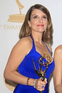 第65回プライムタイム・エミー賞の舞台で、ほんの一瞬だけ生乳首を露出してしまったティナ・フェイ