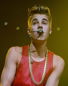 ズボンがずり落ちてしまったジャスティン・ビーバー。あまり見たくない!?