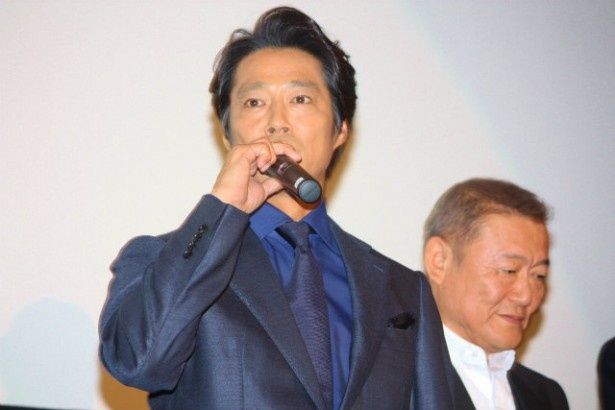 武藤組と敵対するヤクザ組織の組長・池上純役の堤真一