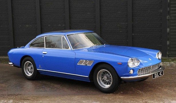 ジョン・レノンの初の愛車だったフェラーリ330GTクーペは、約36万ポンド(約5400万円)で落札