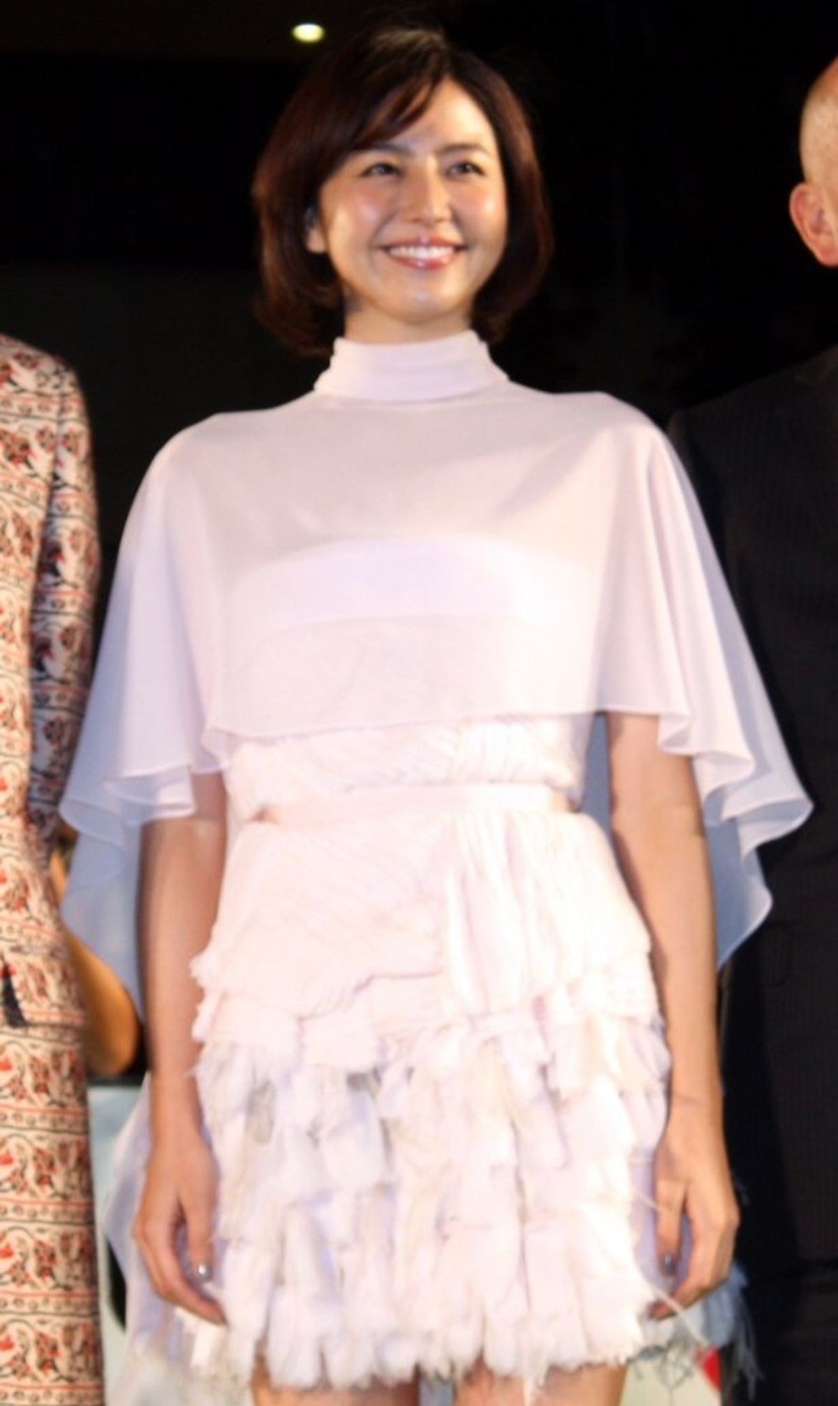 長澤まさみ　セクシードレス 長澤まさみ、ベビーピンクの羽根ドレスで東京国際映画祭の華に！グリーンカーペットのファッションチェック｜最新の映画ニュースならMOVIE WALKER  PRESS