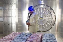 あっという間にラスベガスからパリの銀行へ瞬間移動!?