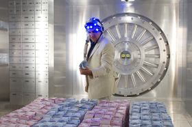 あっという間にラスベガスからパリの銀行へ瞬間移動!?