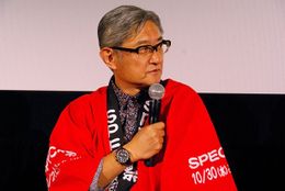 「自分の演出家・監督人生にとって一番の結果」と語る堤監督