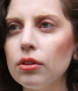 恋と仕事の両立はガガでも難しかった！