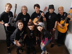 11月3日に行われた震災チャリティー・イベント「東日本大震災復興支援2013」に井上和彦(後列中央)率いる声援団が出演